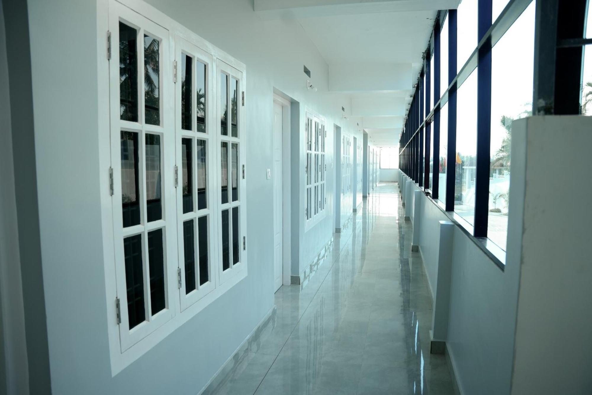 Jayalakshmi Residency Hotel Vaduvanchal Exterior photo