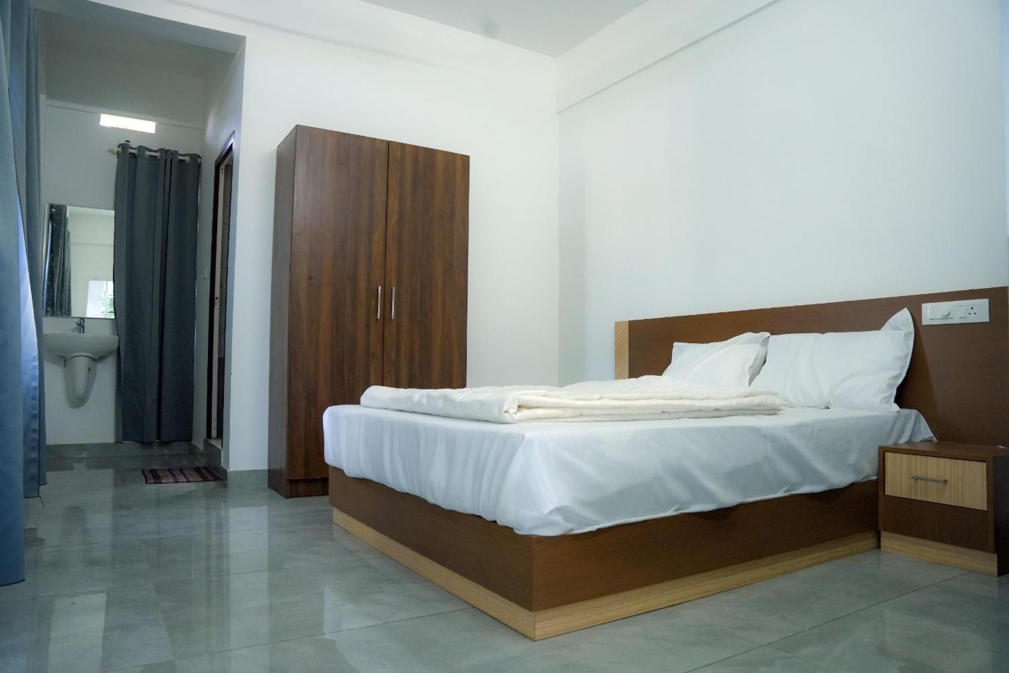 Jayalakshmi Residency Hotel Vaduvanchal Exterior photo